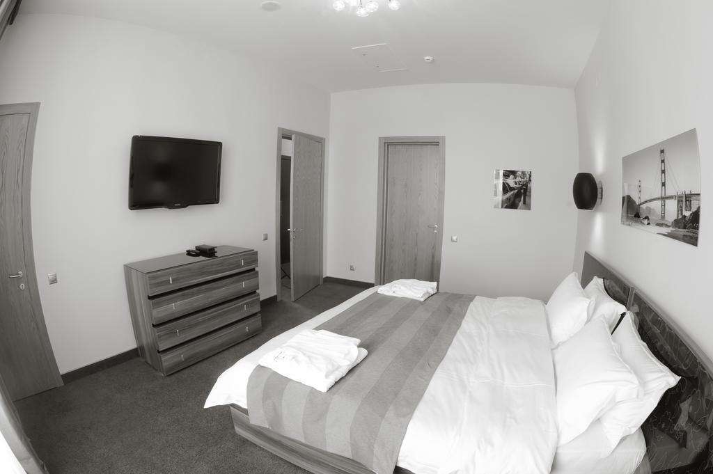 Voyage Hotel Karagandy Екстериор снимка