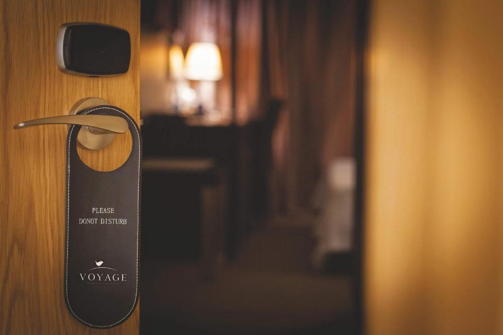 Voyage Hotel Karagandy Стая снимка