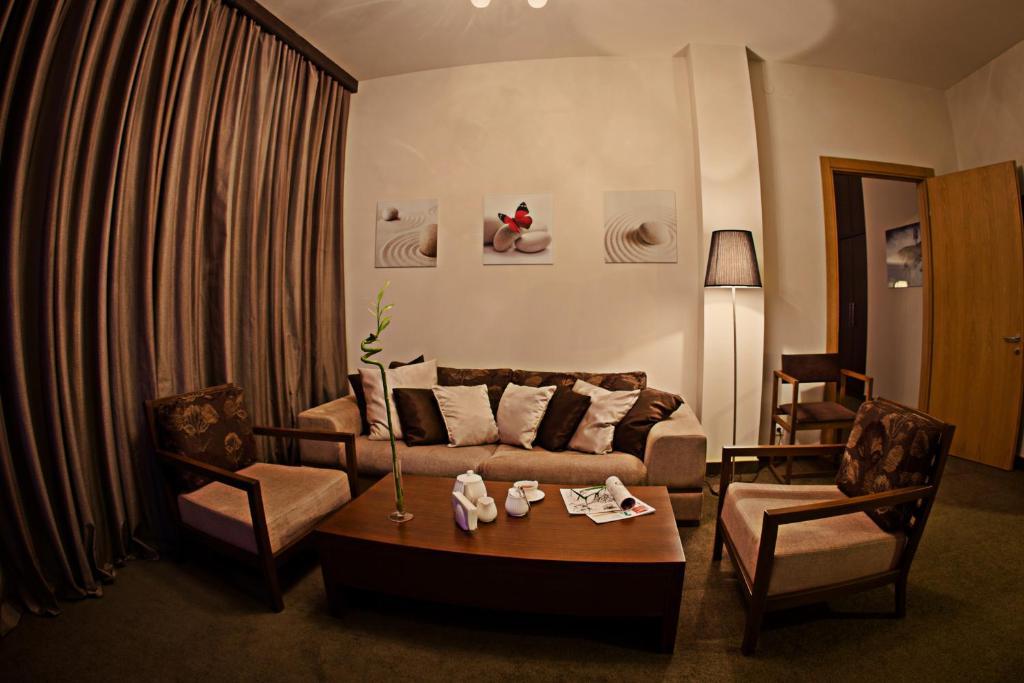 Voyage Hotel Karagandy Стая снимка
