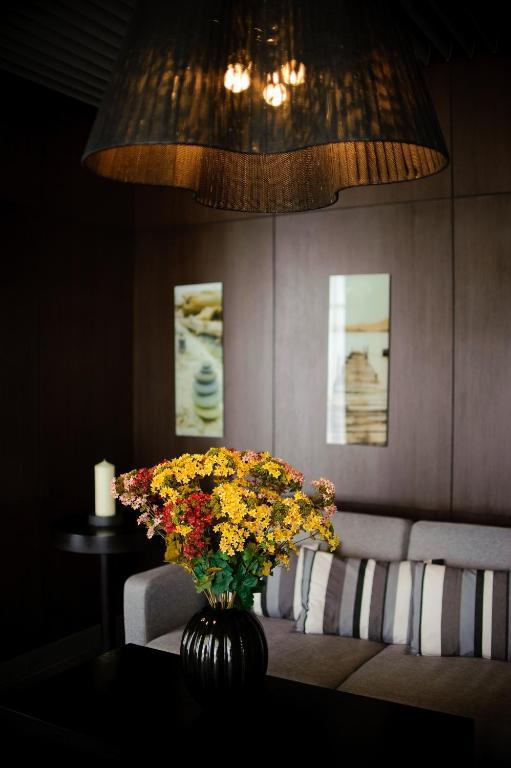 Voyage Hotel Karagandy Екстериор снимка